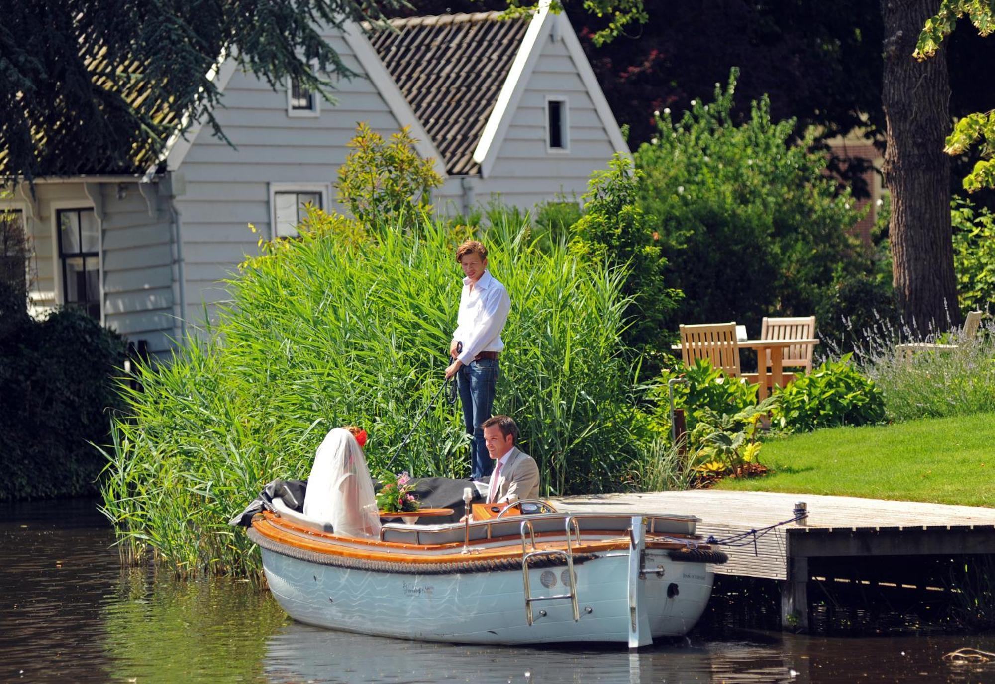 Inn On The Lake ブルック・イン・ウォーターランド エクステリア 写真